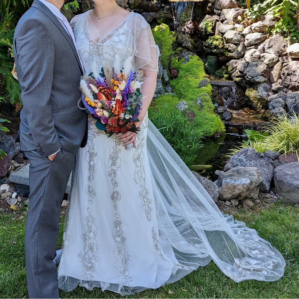 Jenny Packham one-of-a-kind Honey wedding gown size UK14